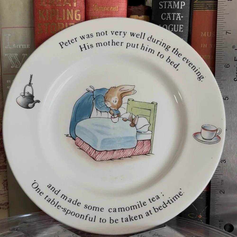 Peter Rabbit Decorative Plate - Picture 7 of 7